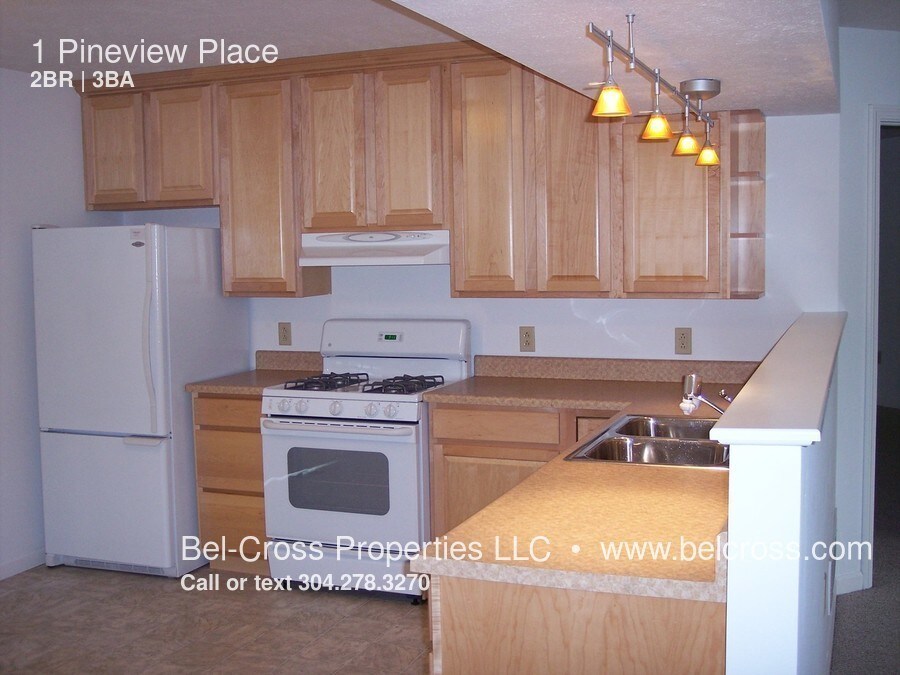 Building Photo - 1 Pineview Pl