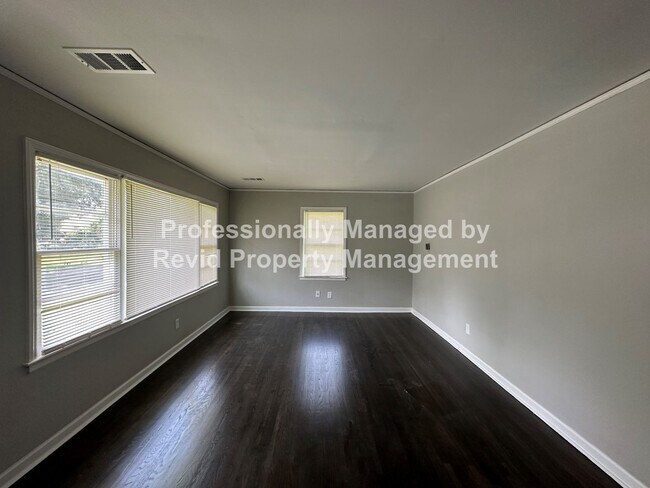 Foto del edificio - 3 Bedroom home in 38127