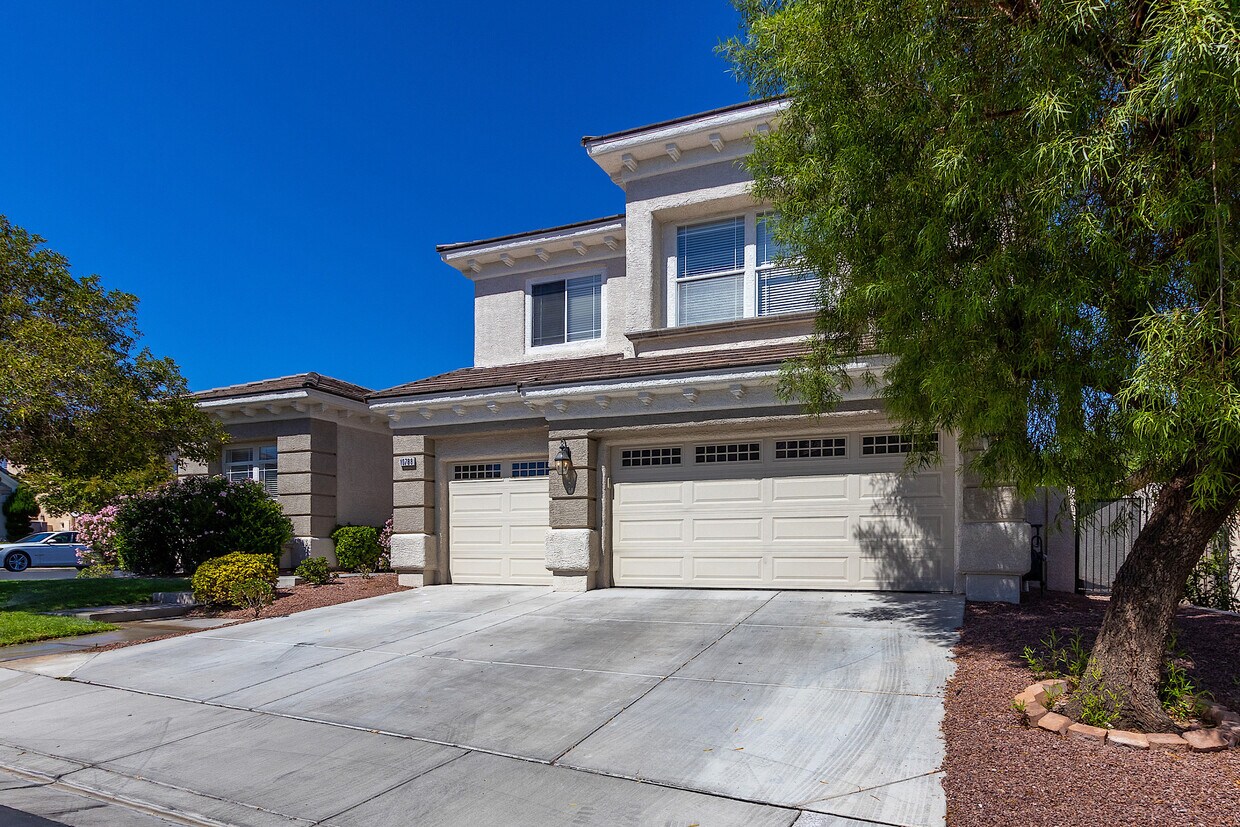 Primary Photo - 10788 Rivendell Ave