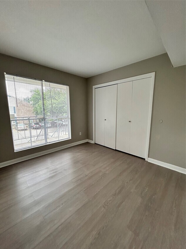 Foto del edificio - 3900 Woodchase Dr