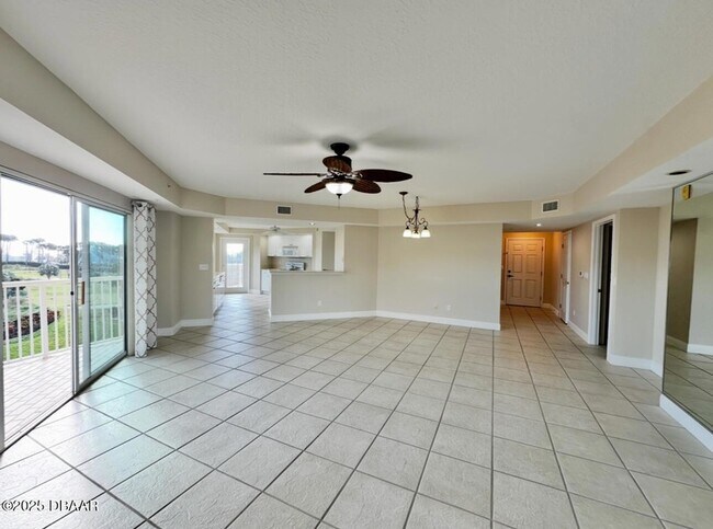 Foto del edificio - 4670 Links Village Dr