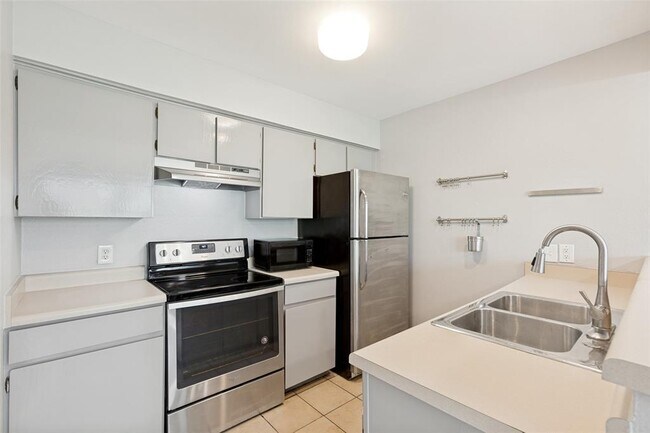 Foto del edificio - 6910 Hart Ln