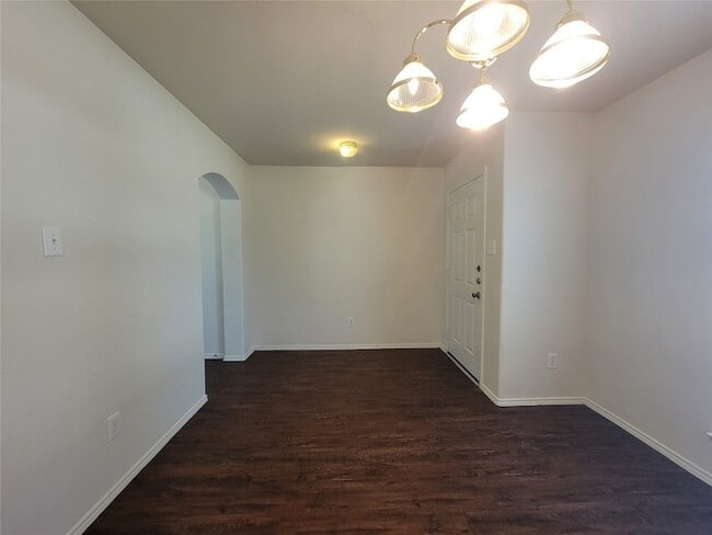 Foto del edificio - 2410 Lakecrest Village Ct