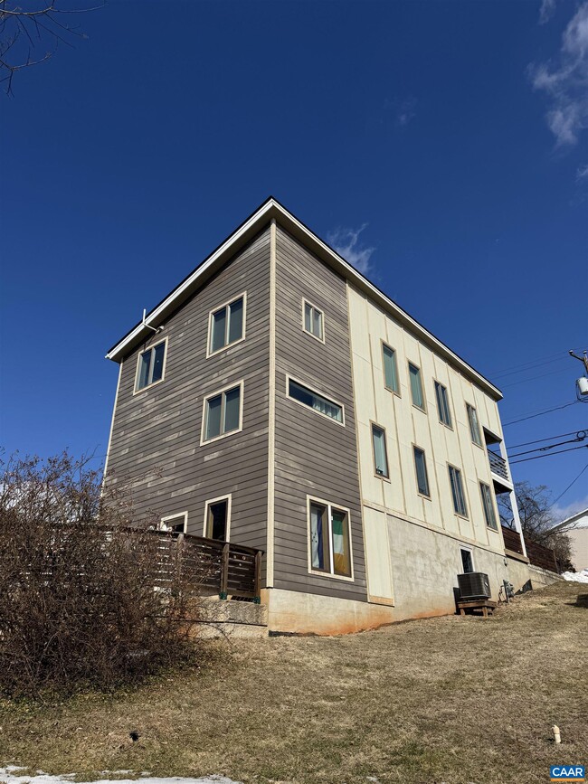 Building Photo - 1116 Altavista Ave