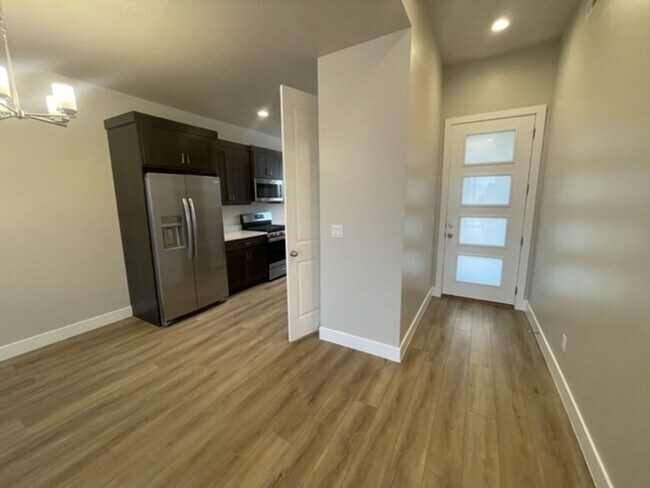 Foto del edificio - Hurricane Townhome!  VIEWS, VIEWS, VIEWS!!