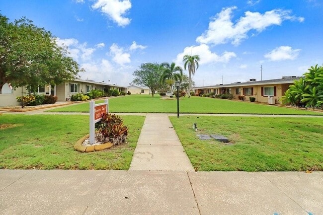 Foto del edificio - 1309 Warwick Ct