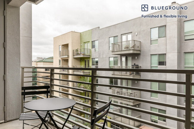 Building Photo - 236 S Los Angeles St