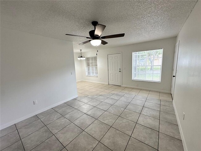 Building Photo - 463 Apopka Hills Cir