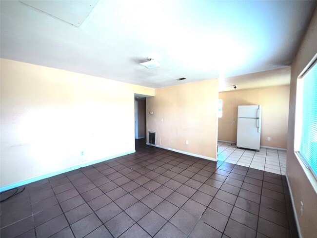Building Photo - 6802 Sayers St