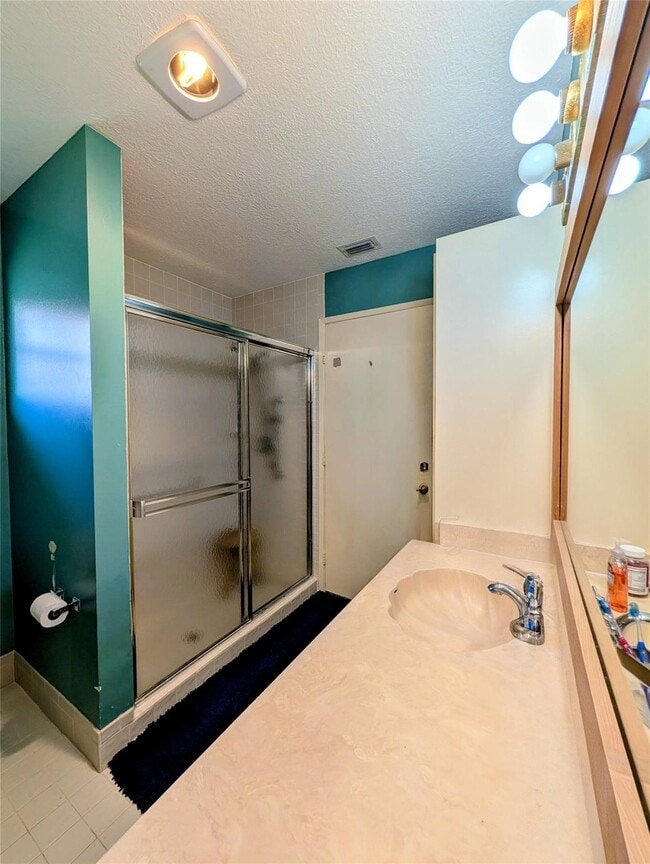 Foto del edificio - 5895 Autumn Lake Ln