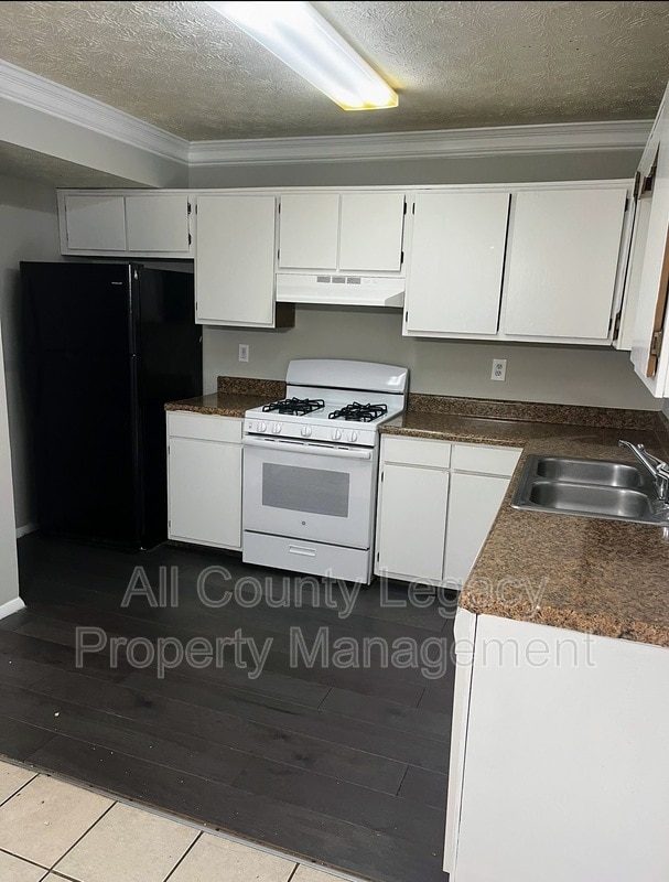 Foto del edificio - 2942 Spruce Cir