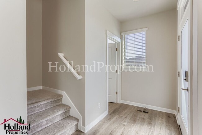 Foto del edificio - Beautiful 3-Bed Townhouse Near Downtown Hi...