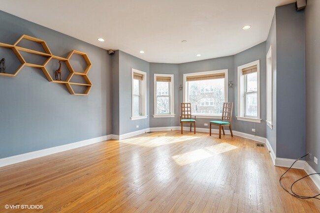 Foto del edificio - 5618 N Artesian Ave