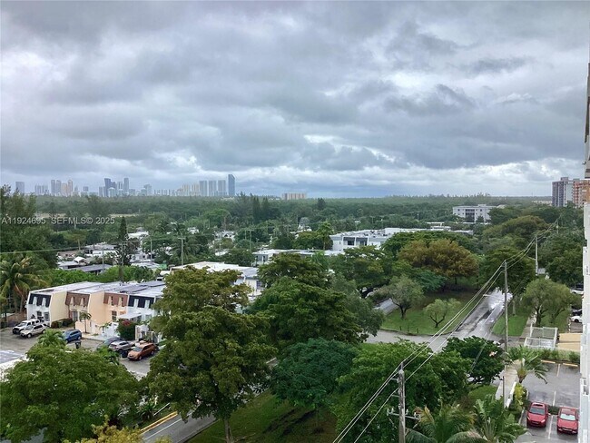 Foto del edificio - 2020 NE 135th St