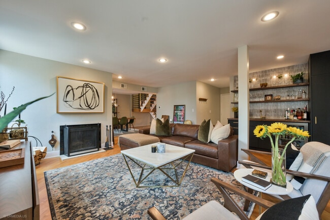 Foto del edificio - 636 W Webster Ave