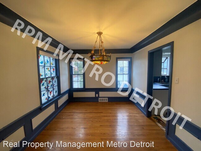 Building Photo - 3 br, 2.5 bath House - 1705 W Farnum Ave