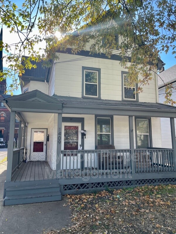 Primary Photo - 1409 Auburn Ave