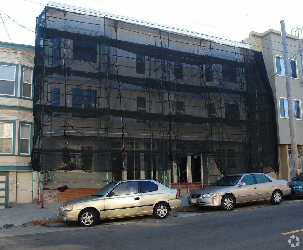 Primary Photo - 748-758 6th Ave