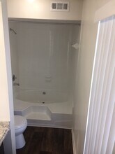 Upgraded Garden Tub - The Harbor