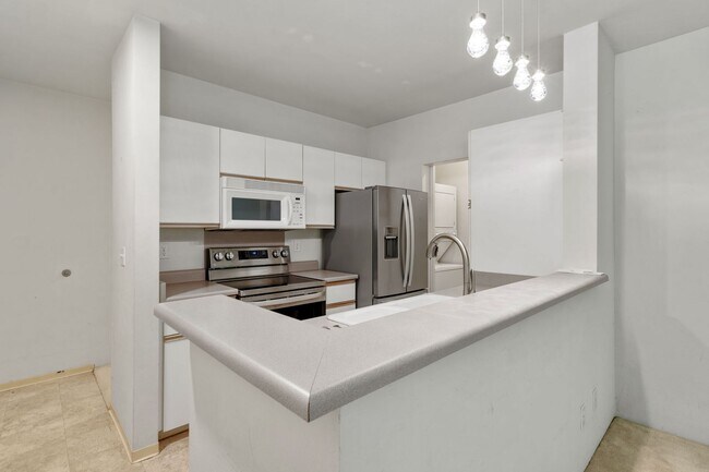 Building Photo - Spacious and Peaceful Townhome in Mililani