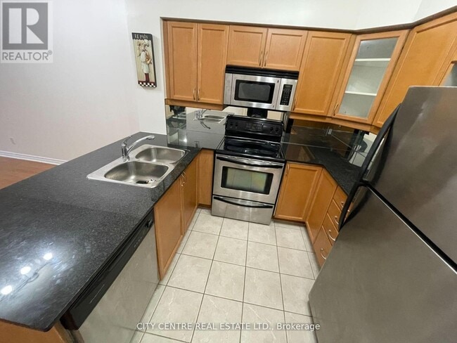 Building Photo - 388 Prince of Wales Dr