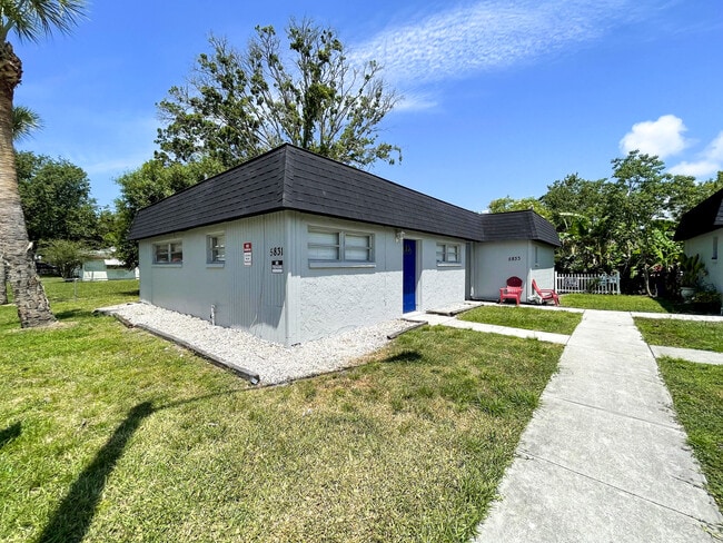 Building Photo - 5831 Sun Glo Ave