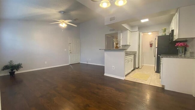 Foto del edificio - 1027 S Hiawassee Rd