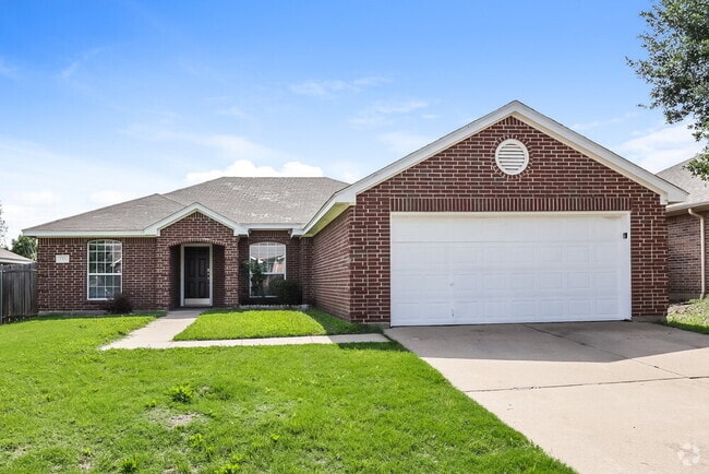 Building Photo - 316 Rock Hill Dr