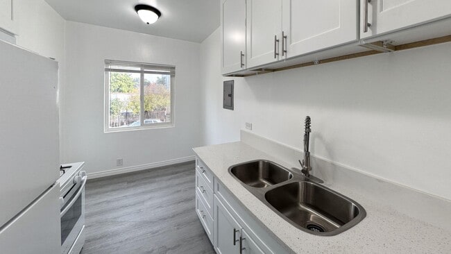 Building Photo - 1731 Pico Blvd