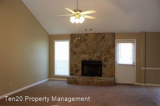 Foto del edificio - 3 br, 2 bath House - 32 Lee Rd 728