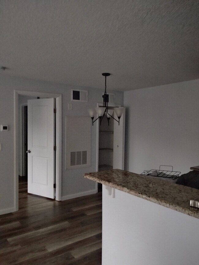 Foto del edificio - 2549 Grassy Point Dr