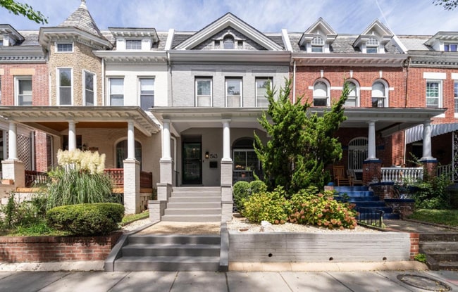 Building Photo - 1343 Meridian Pl NW