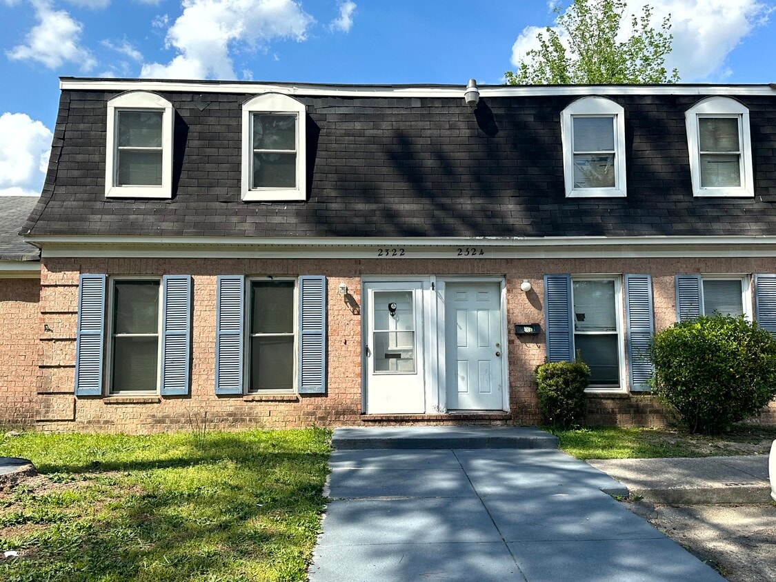 Primary Photo - 2322 Winston Way