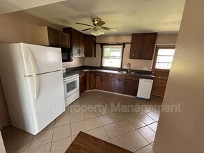 Building Photo - 900 1/2 Heefner St