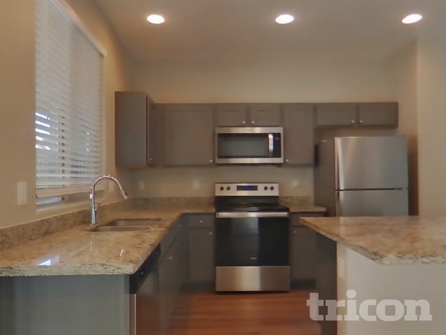 Foto del edificio - 2638 E Danbury Rd