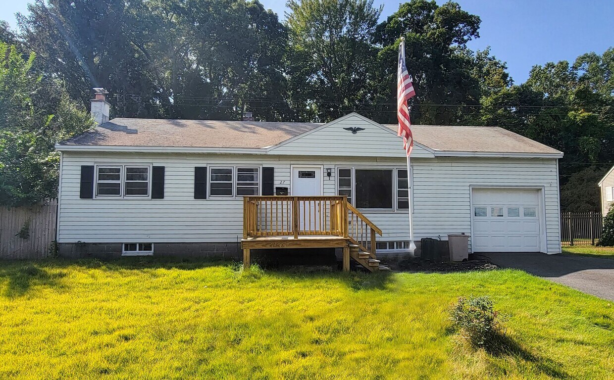 27 Hanifin Ave, Colonie, NY 12205 House Rental in Colonie, NY