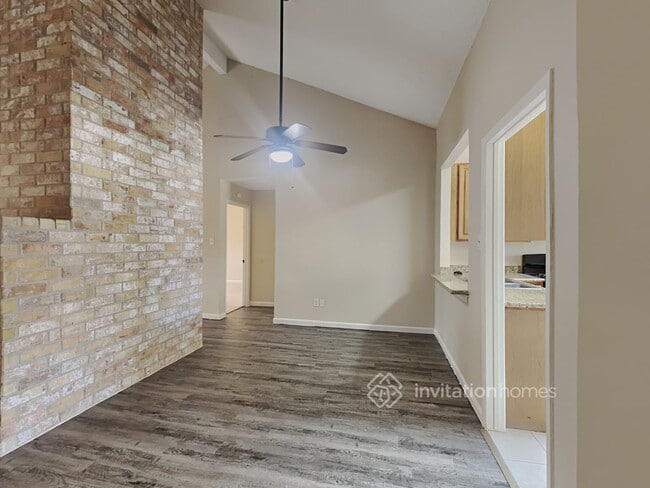 Building Photo - 11123 Hidden Bend Dr