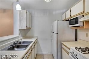 Building Photo - 2200 S Fort Apache Rd