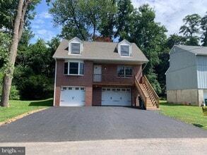 Building Photo - 249 Periwinkle Ave
