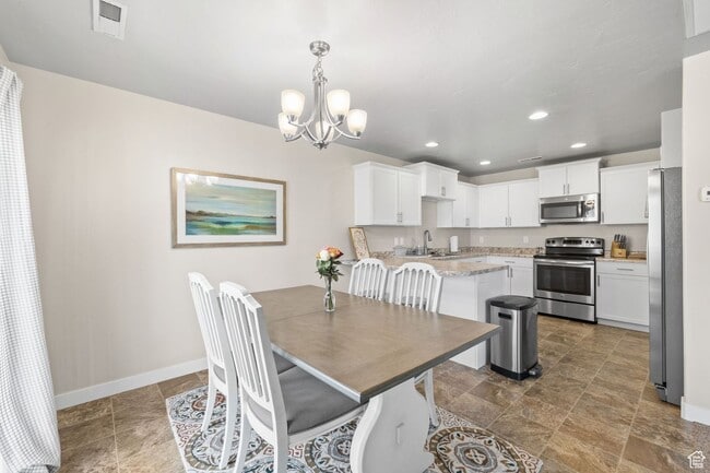 Building Photo - 3 Bedroom Townhome  in Pleasant Grove for Rent!
