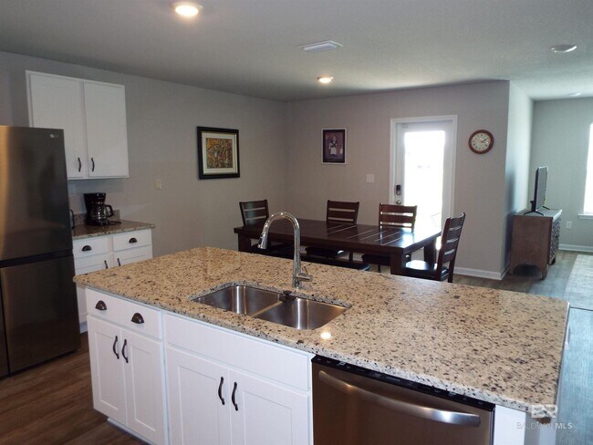 Foto del edificio - 23333 Shadowridge Dr