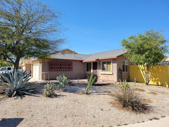 Building Photo - Beautiful Home available in Brawley