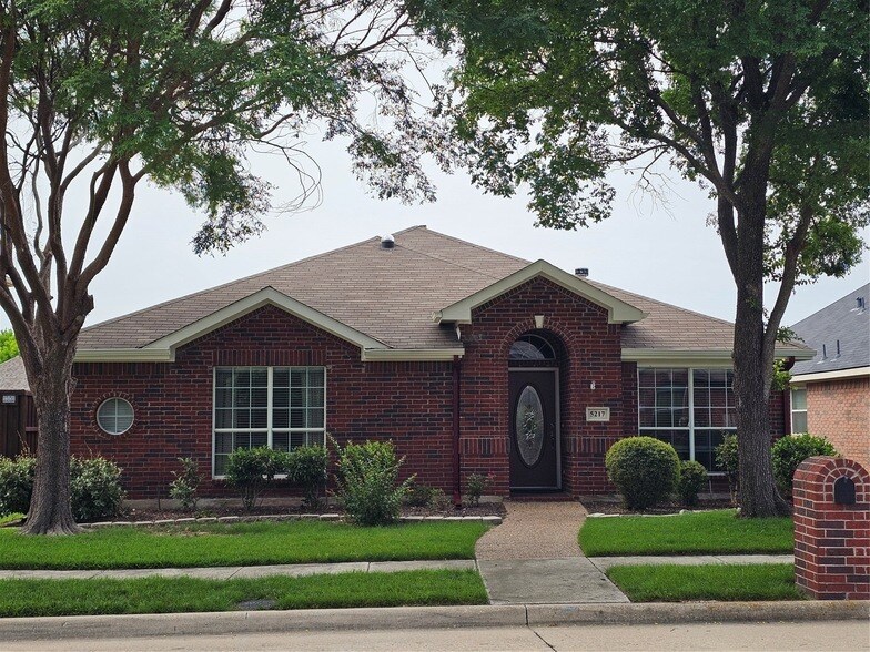 Foto principal - 5217 Spicewood Dr