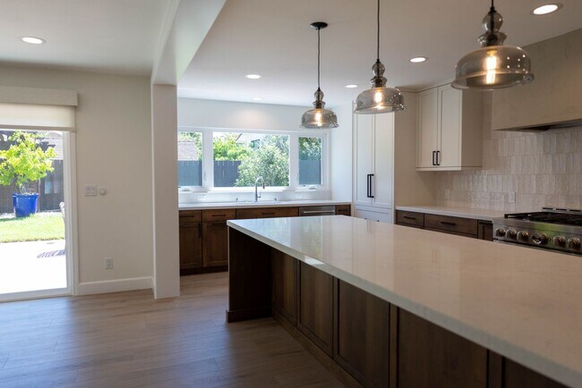 Foto del edificio - 1552 Brentford Ave