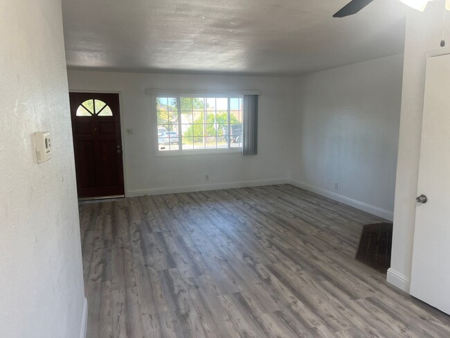 Foto del edificio - Renovated 2-Bedroom Home in El Sobrante wi...