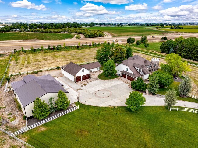 Foto del edificio - 4039 St James Loop