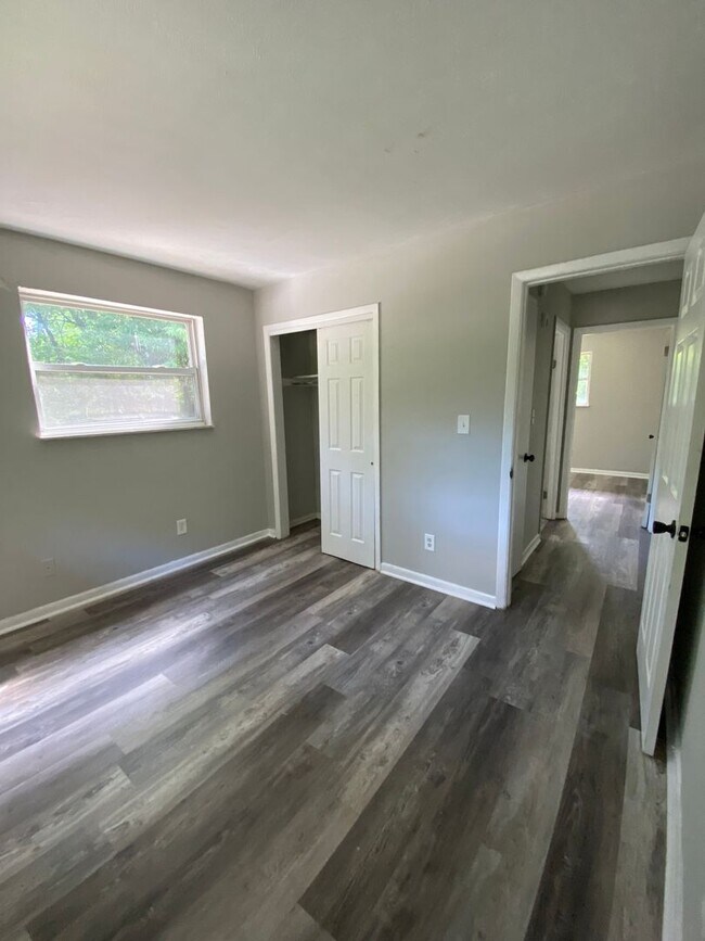 Foto del edificio - 1600-1604 Dewitt Drive