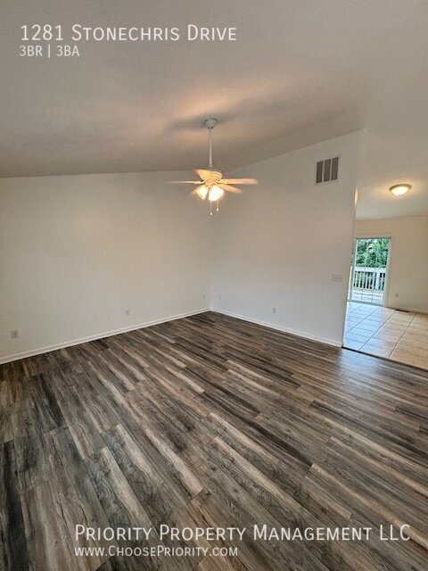 Photo - 1281 Stonechris Dr House