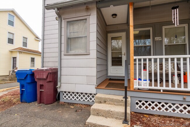 Building Photo - 393 Plainville Ave