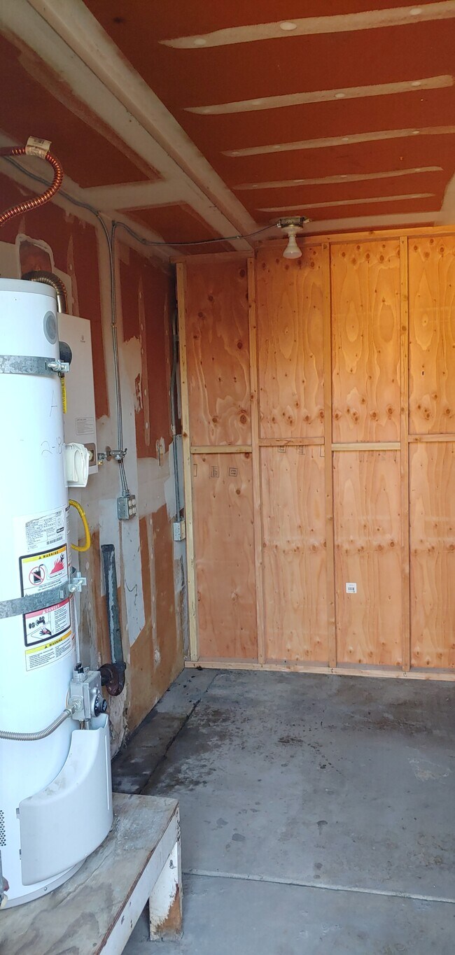 Private Laundry room - 2589 Orange Ave